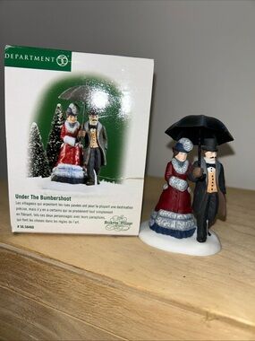 Dept 56 Under the Bumbershoot Item #58460 Dickens Village Accessory Retired 2002